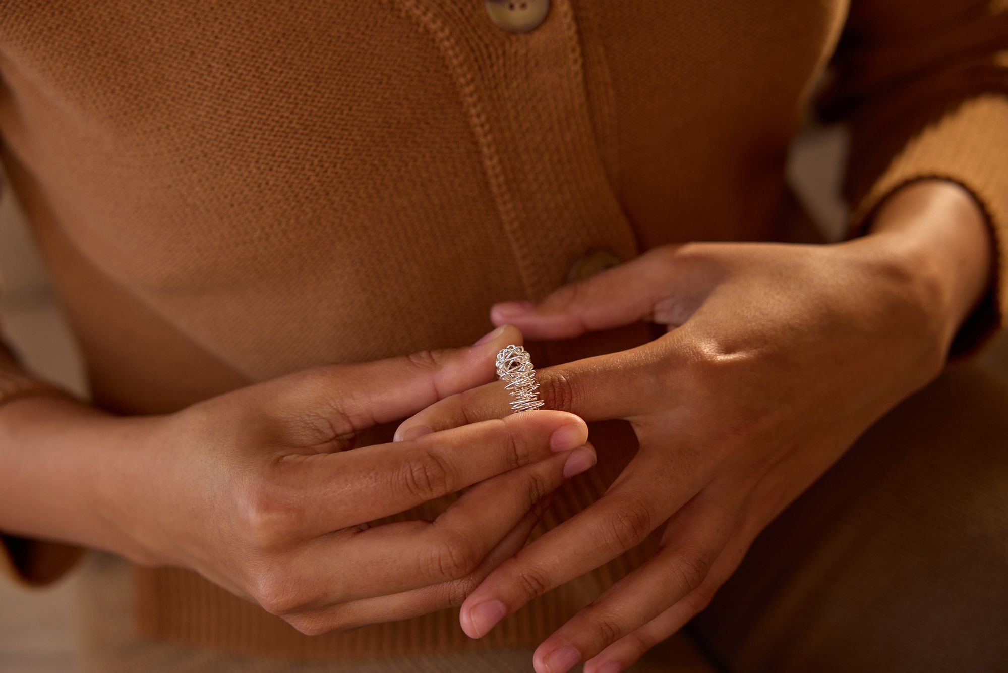 VOOR HANDEN DIE TE VEEL DOEN